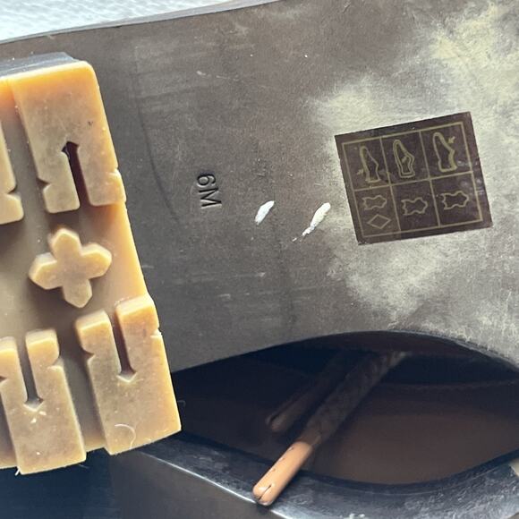 TORY BURCH MILLER LUG SOLE BOOTIE 95MM in TOASTED CARAMEL - Size 6 - Picture 9 of 11